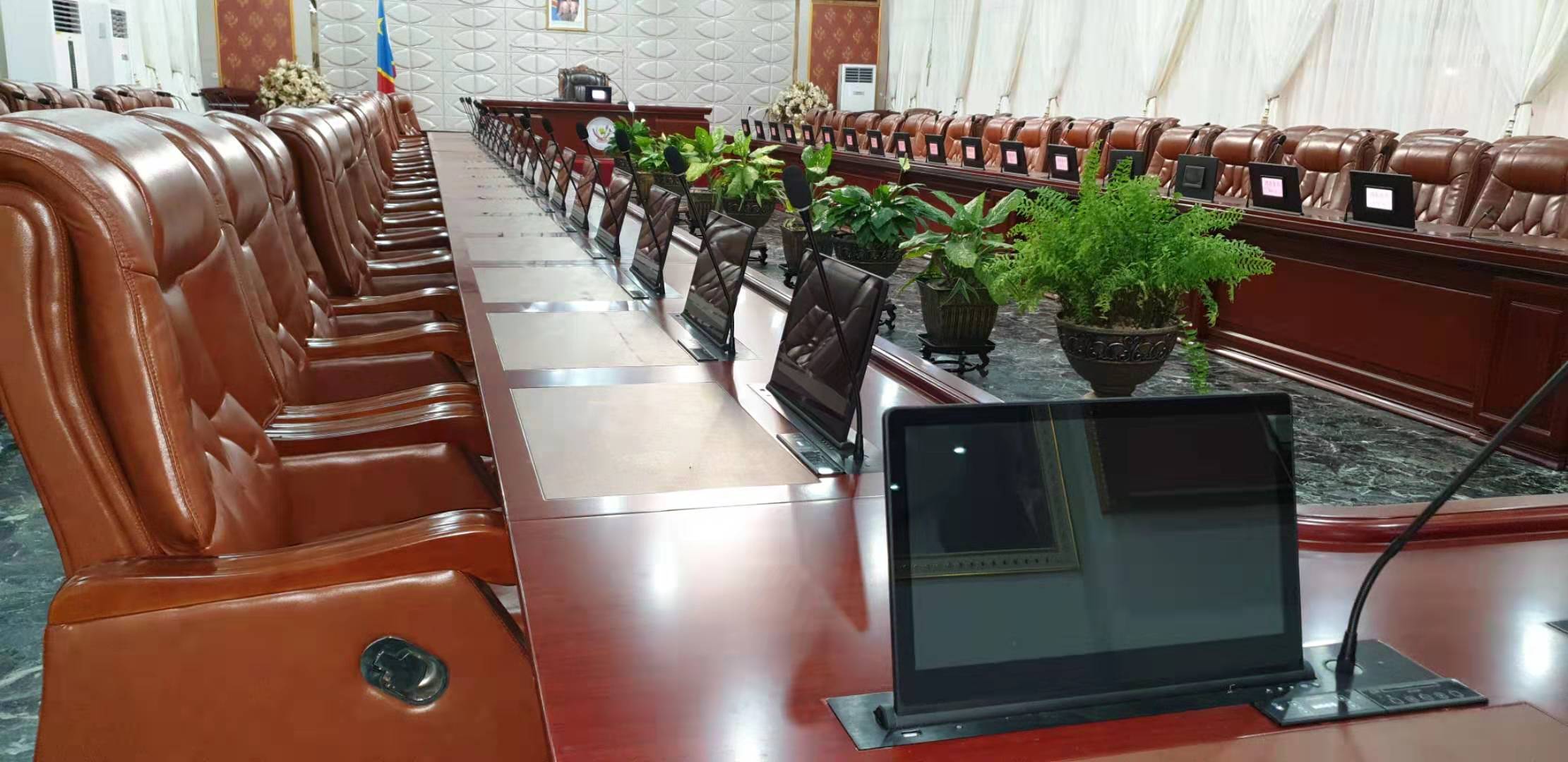 Presidential Conference Room employs Paperless system(图2)